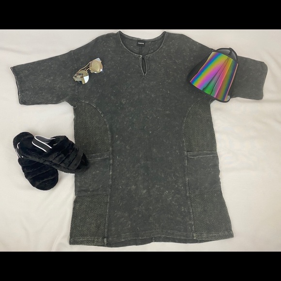 **BRAND NEW** Women’s oversized dress - Picture 7 of 9